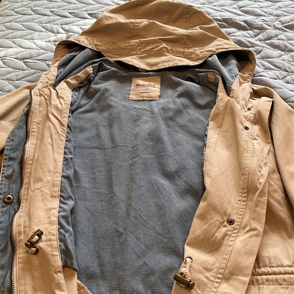 Jacket - Picture 3 of 3